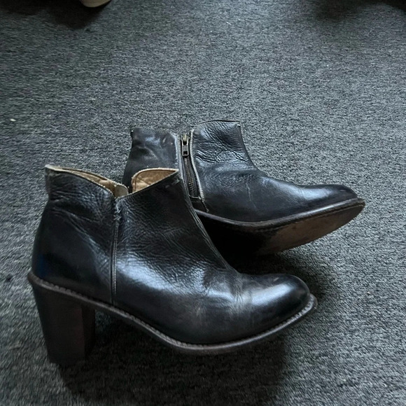 Bed Stu Distressed Cobbler Sonic Black Leather Ankle Booties Size 10 - Picture 2 of 5